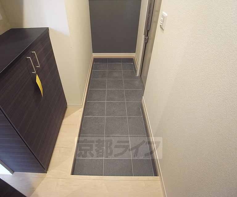 玄関　・同型写真・