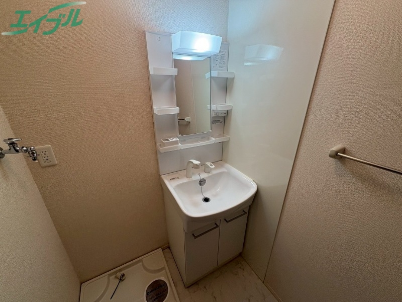 洗面設備　同物件別部屋の写真