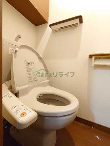トイレ　別部屋の参考写真となります。