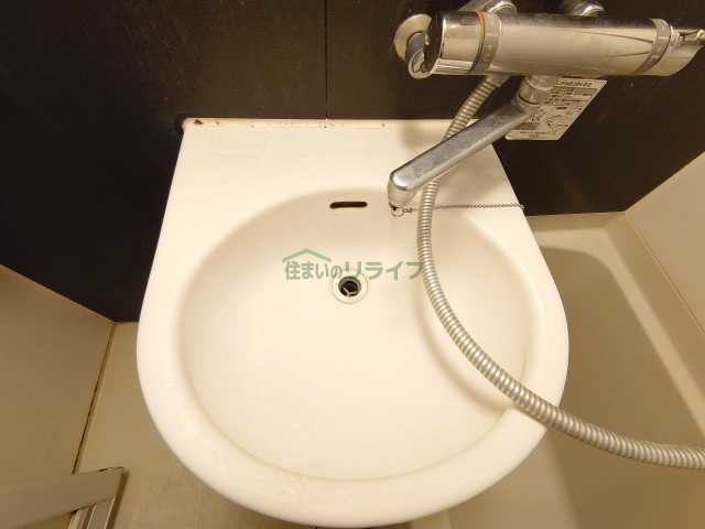 洗面設備　別部屋の参考写真となります。