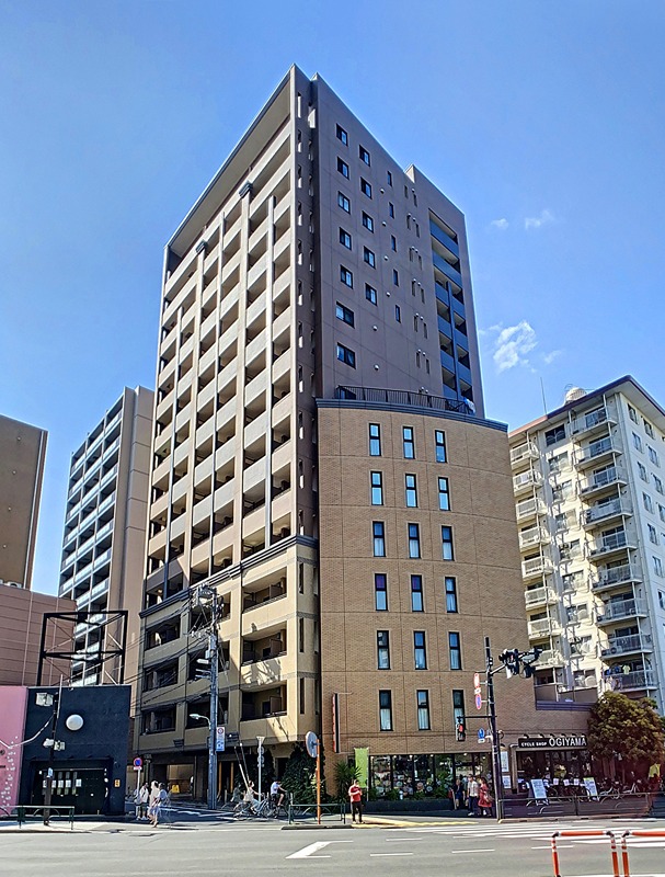 建物外観　落ち着きのあるタイル貼りの外観