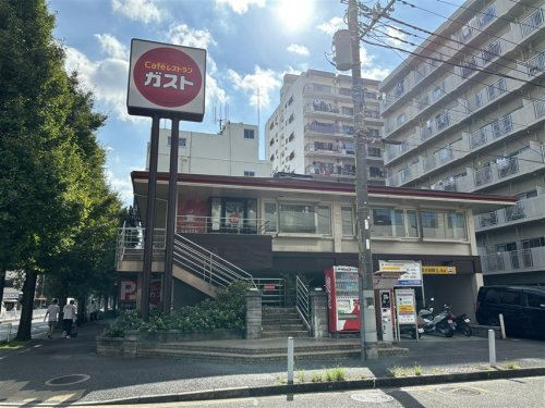 飲食店　ガスト 横浜長者町店（飲食店）まで225m