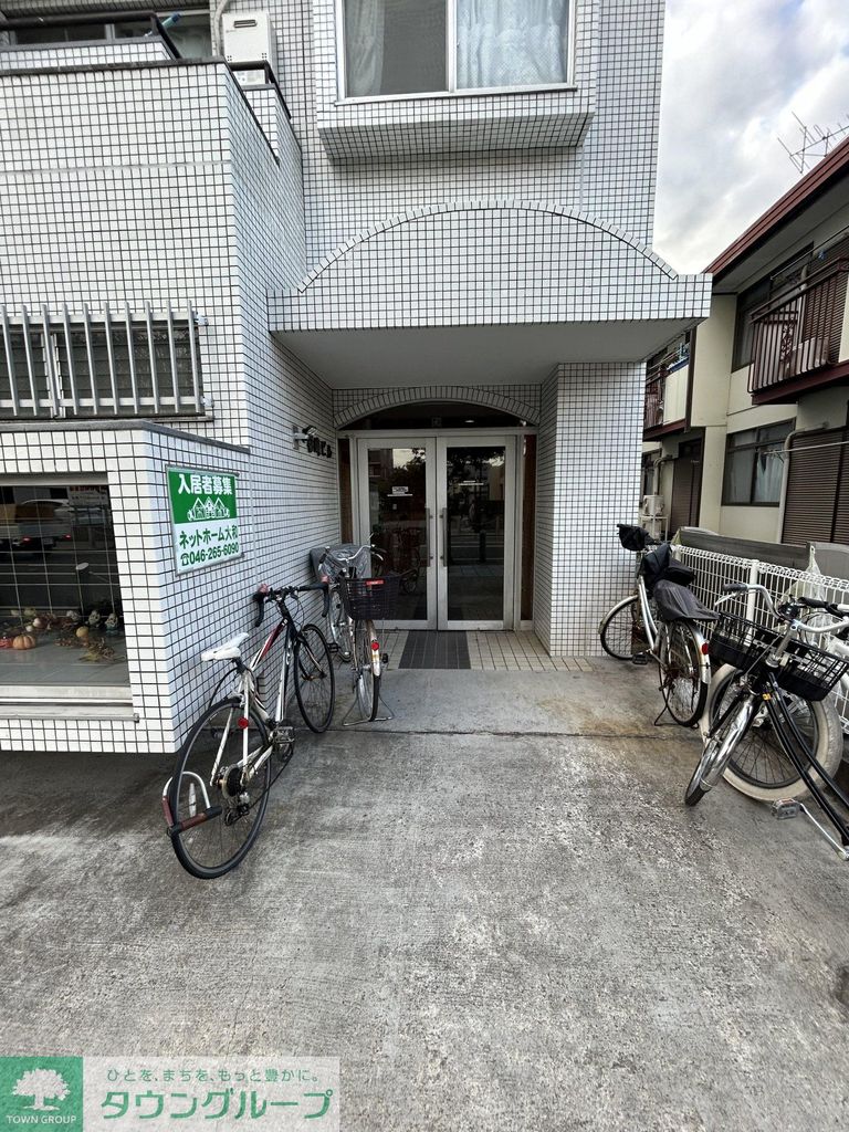エントランス　駐車場
