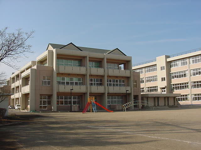 小学校　宇都宮市立横川東小学校（小学校）まで370m
