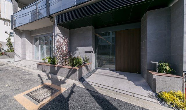 エントランス　清潔なエントランスです