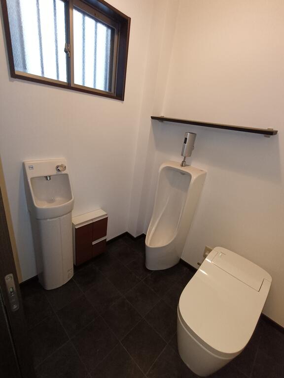 南木の本2丁目事務所・店舗付き住宅のトイレ写真