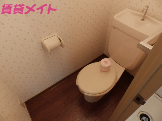 トイレ　同型参考写真
