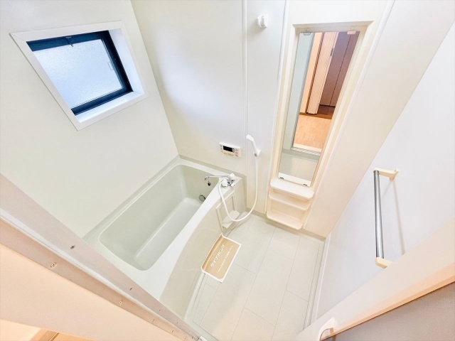 バス・シャワールーム　同一建物内２０２号室内装写真転載