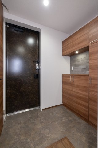 玄関　※写真は同タイプ住戸です。