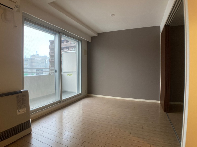 居室・リビング　広くてキレイなお部屋が広がっていて、充実した生活が送れそう。