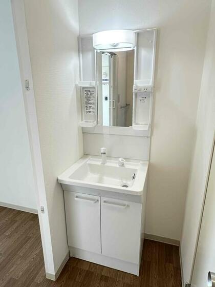 洗面設備　シャワー付き洗面台