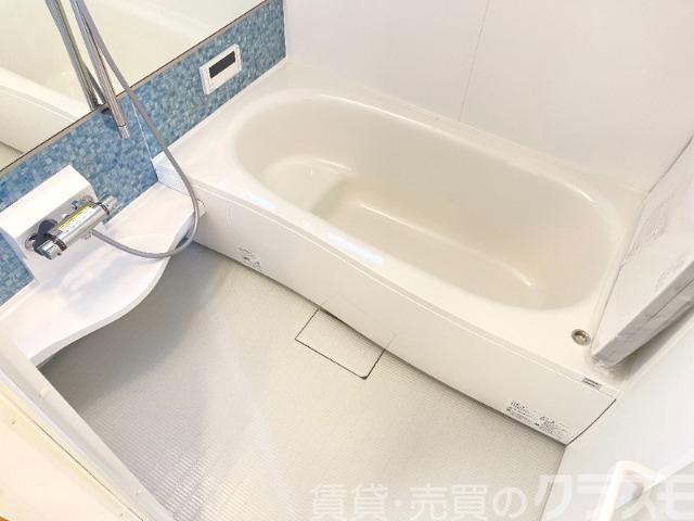 バス・シャワールーム　浴室乾燥機＆追焚機能付き広々バスルーム♪