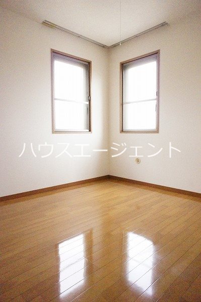 その他部屋・スペース　明るい洋室です。※参考画像