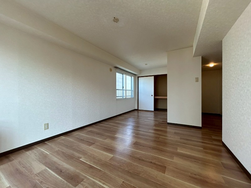 居室・リビング　広くてキレイなお部屋が広がっていて、充実した生活が送れそう。