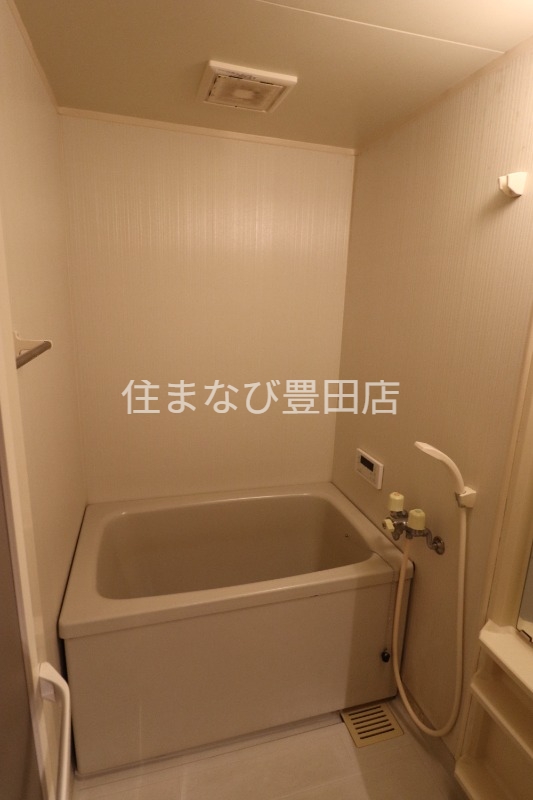 バス・シャワールーム　同型別部屋写真