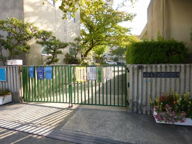 小学校　少路小学校（小学校）まで300m