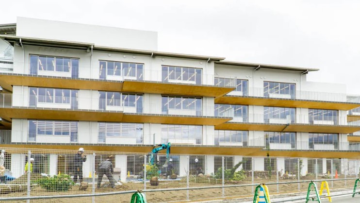 中学校　望が丘中学校（中学校）まで556m