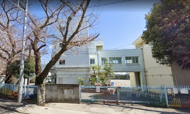 中学校　西東京市立田無第一中学校（中学校）まで581m