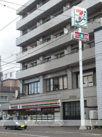 コンビニ　セブンイレブン（コンビニ）まで186m