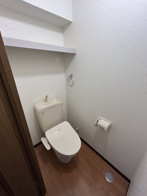 トイレ　※写真は１０２号室です