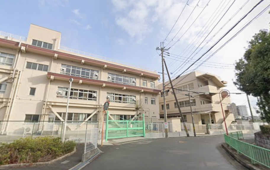 小学校　茨木市立三島小学校（小学校）まで1216m