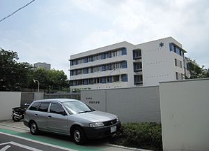 小学校　浜脇小学校（小学校）まで718m