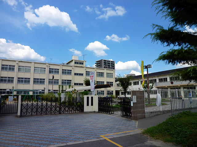 小学校　高槻市立津之江小学校（小学校）まで619m