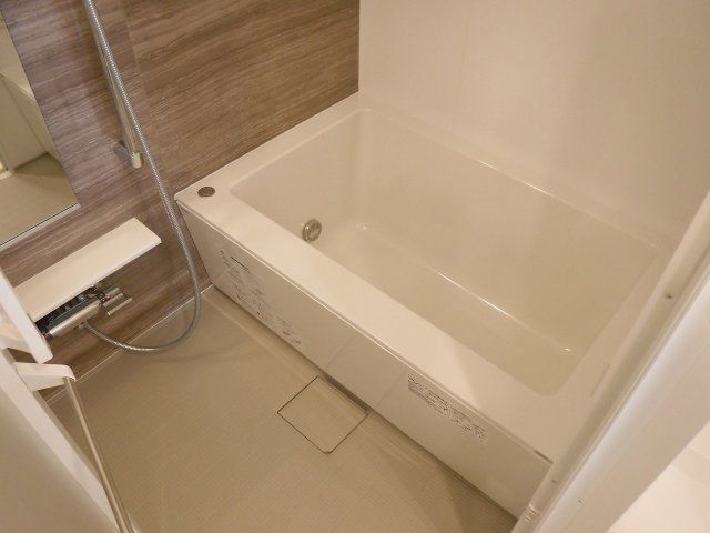 バス・シャワールーム　写真は同タイプ住居です。