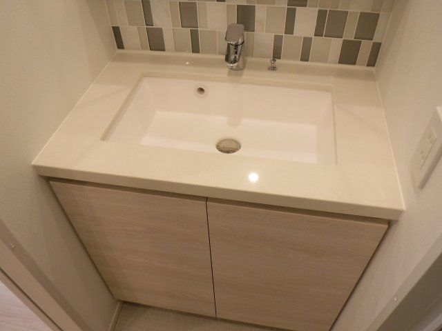 洗面設備　写真は同タイプ住居です。