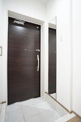 玄関　別のお部屋の室内写真になります。