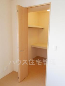 収納　クローゼット