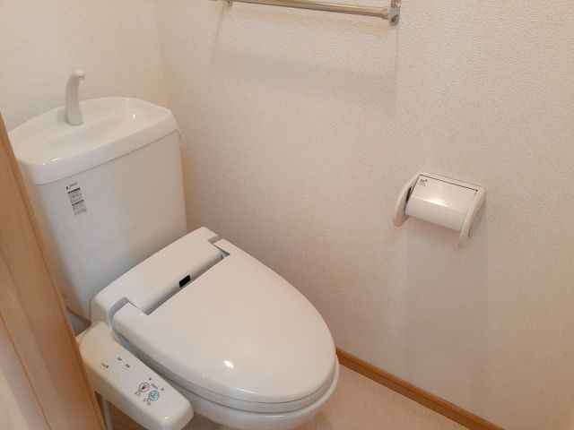 宇都宮市 2階建 築18年のトイレ写真