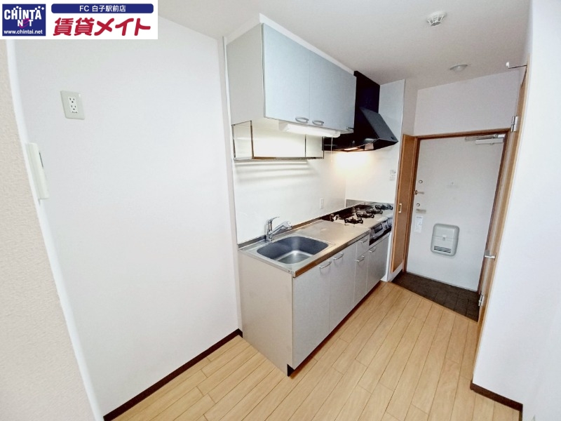 キッチン　別部屋反転写真