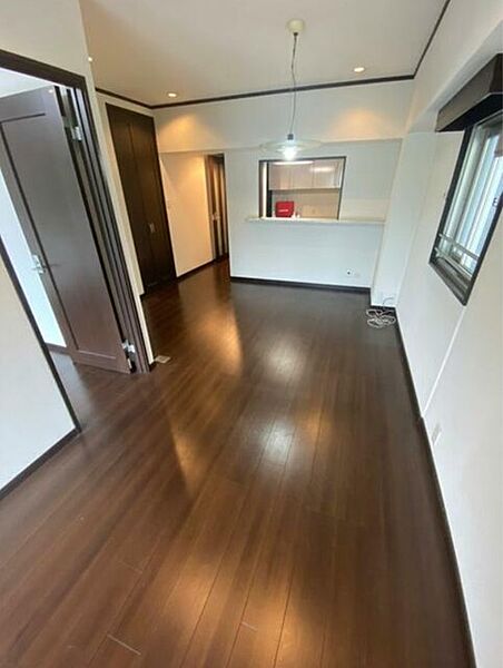居室・リビング　※別部屋の参考写真です。