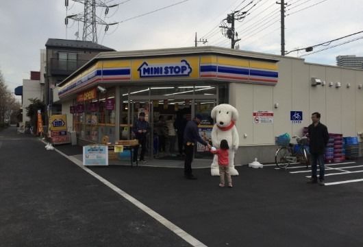 コンビニ　ミニストップ江戸川南小岩6丁目店（コンビニ）まで389m