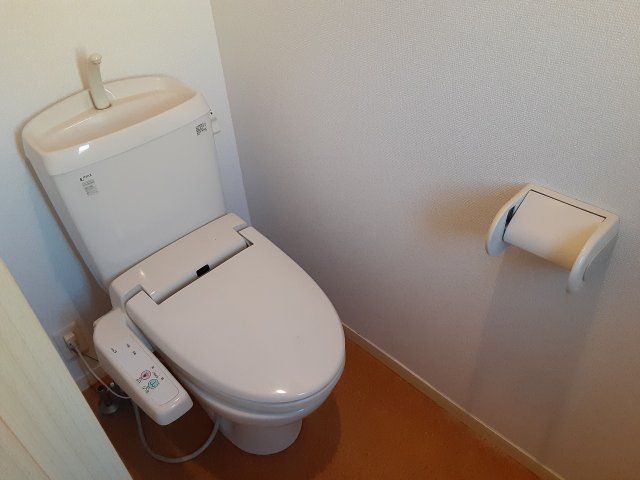 エストゥールのトイレ写真