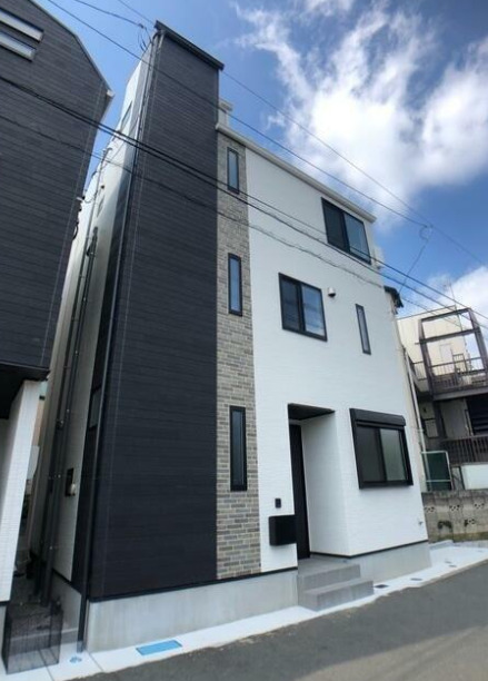 建物外観　2023年完成戸建住宅♪