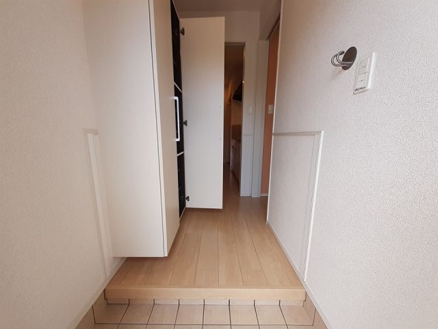 フォレストAの玄関写真