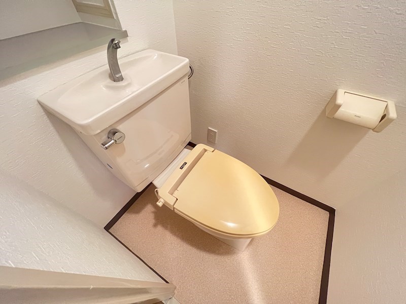 ソレアード門前のトイレ写真