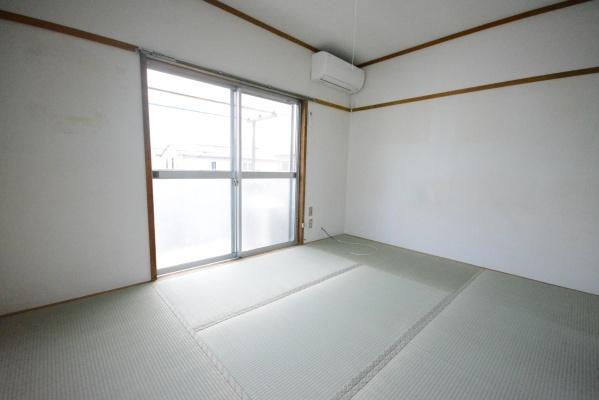 フォレストIの居間写真