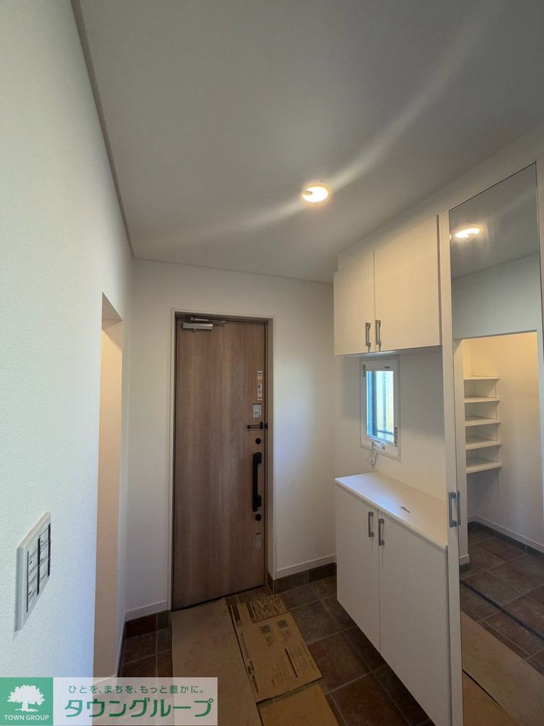 中和泉2丁目戸建ての玄関写真