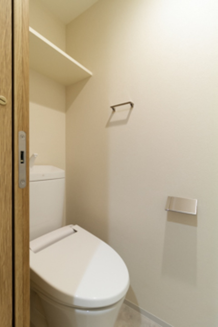 トイレ　※写真は同タイプ住戸です。