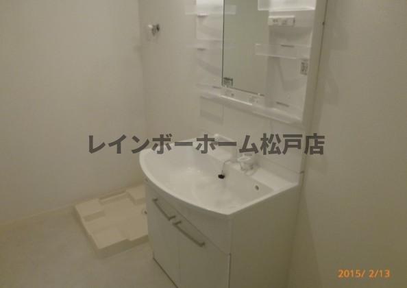 洗面設備　脱衣スペースもあります