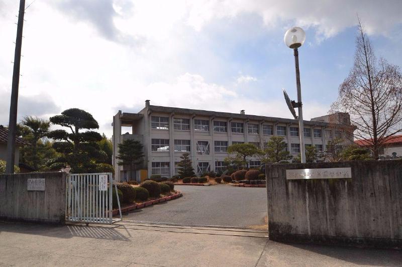 中学校　向陽中学校（中学校）まで3400m