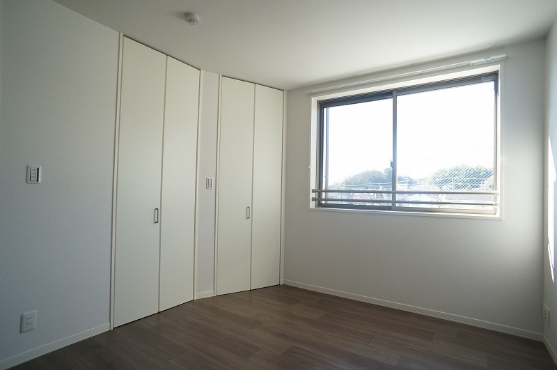 その他部屋・スペース　クローゼットのある南西向き洋室6.1帖のお部屋です！リビング