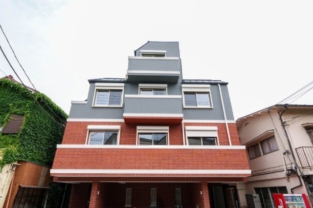 建物外観　オートロック付き