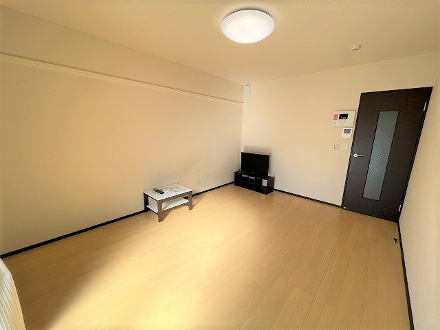クレイノ式内の居間写真