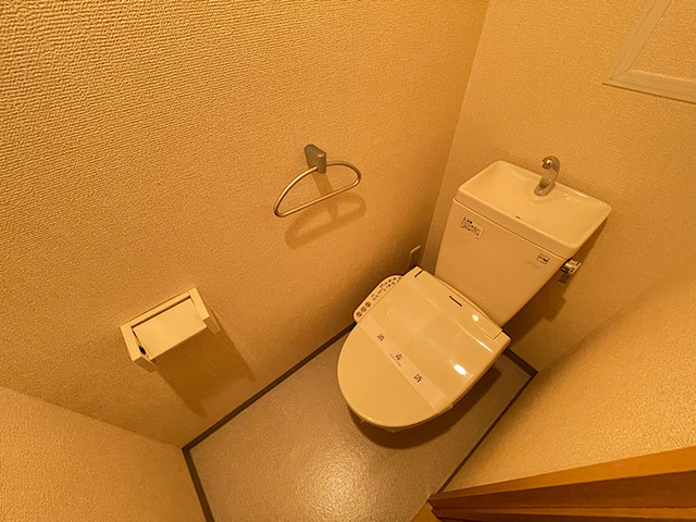京阪本線 門真市駅 徒歩2分 3階建 築22年のトイレ写真