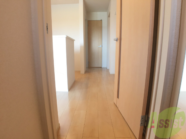 玄関　玄関から見た部屋の雰囲気はこんな感じです。