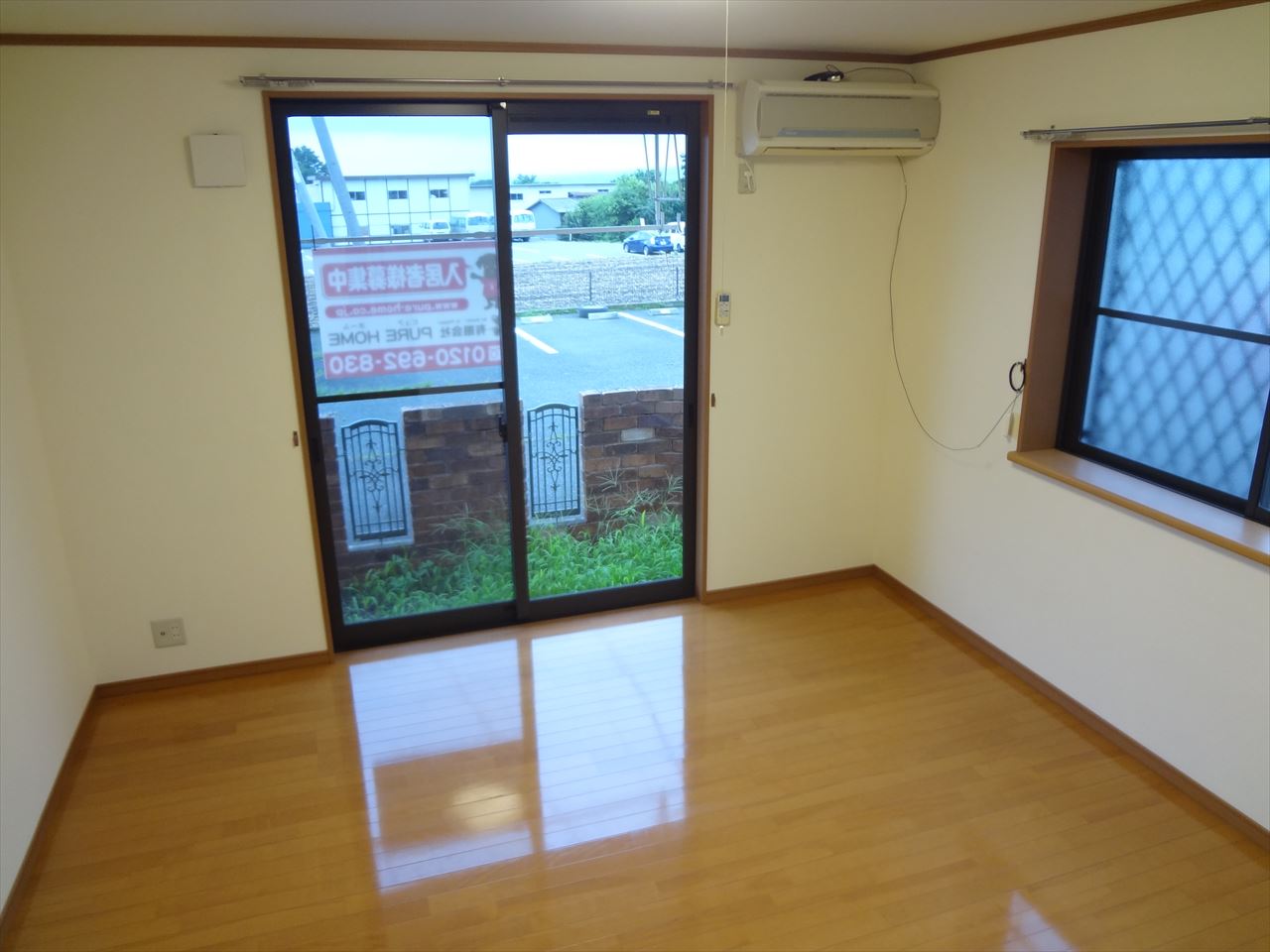 ＪＲ上越線 八木原駅 徒歩90分 2階建 築22年の居間写真